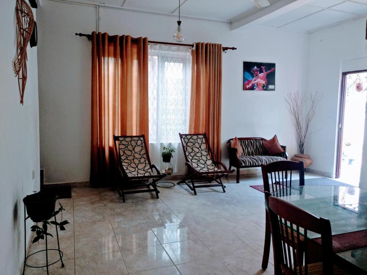Villa Two Residence Dehiwala-Mount Lavinia Buitenkant foto